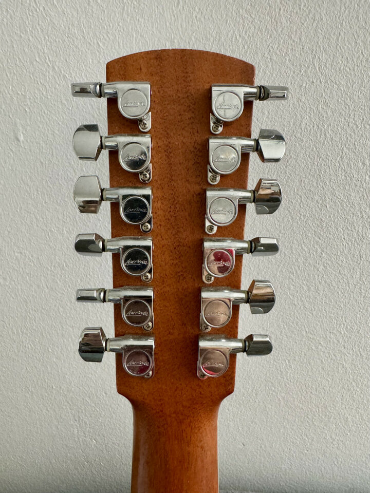 Larrivee L03 12 E 12 cuerdas