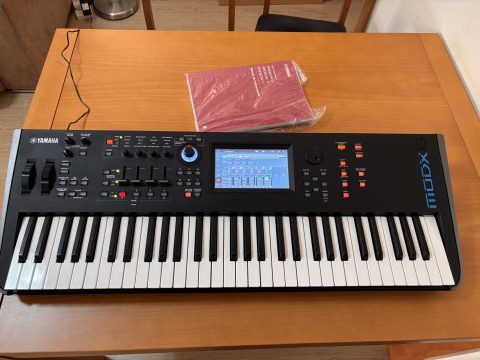 Yamaha MODX6
