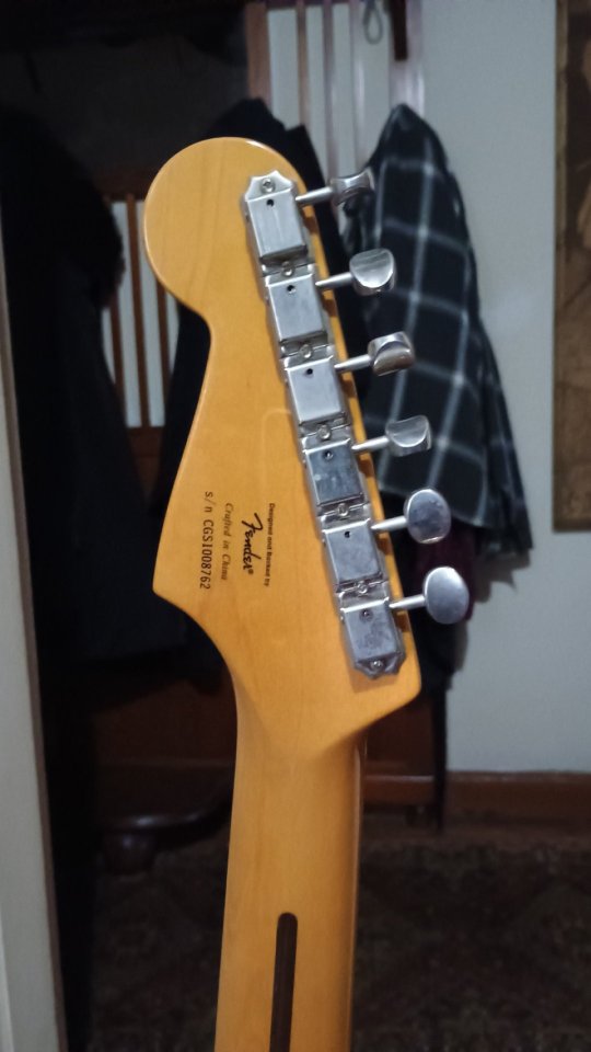 Squier Stratocaster de segunda mano · Foto 6 de 7 · A Coruña · 450 €