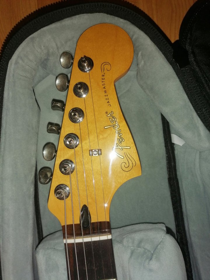 Fender Jazzmaster Player II de segunda mano · Foto 5 de 10 · Barcelona · 650 €