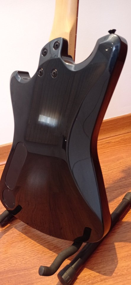 Guitarra eléctrica Fernandes de segunda mano · Foto 8 de 8 · Cuenca · 300 €
