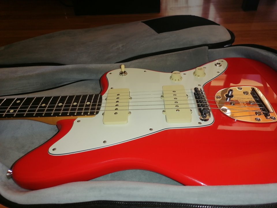 Fender Jazzmaster Player II de segunda mano · Foto 7 de 10 · Barcelona · 650 €