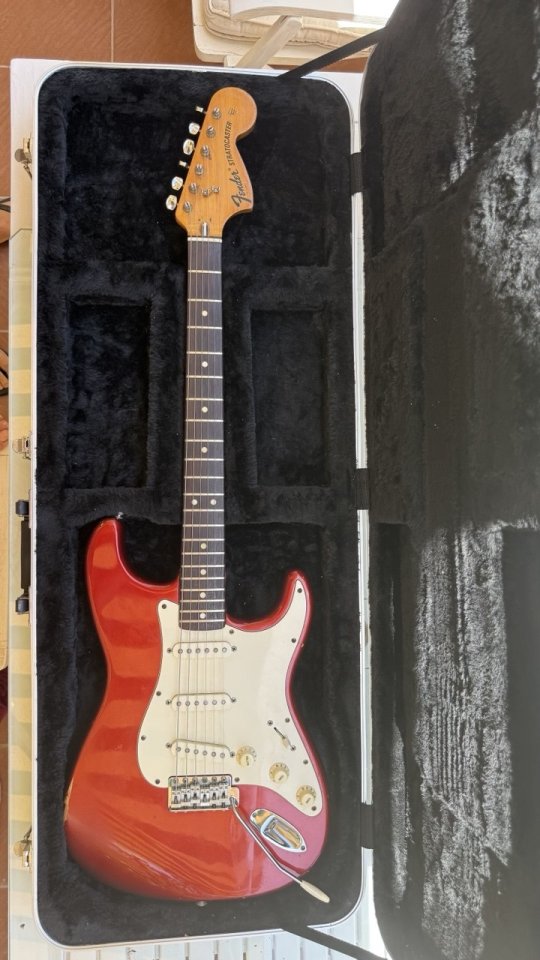 Fender Stratocaster 1972 de segunda mano · Foto 7 de 10 · SC Tenerife · 5200 €