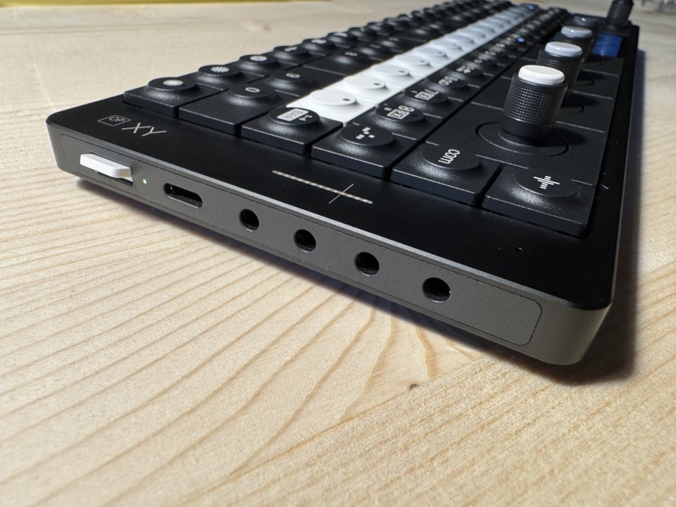 Teenage Engineering OP-XY Portable Synthesizer de segunda mano · Foto 3 de 8 · Barcelona · 1700 €