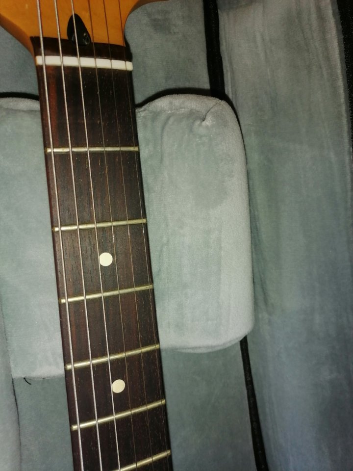 Fender Jazzmaster Player II de segunda mano · Foto 8 de 10 · Barcelona · 650 €