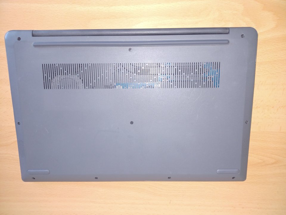 Ordenador portátil Lenovo IdeaPad 3 15itl6 i5 8GB 256GB de segunda mano · Foto 3 de 10 · Madrid · 250 €
