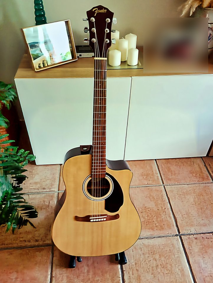 Fender electroacústica de segunda mano · Foto 1 de 6 · Madrid · 130 €