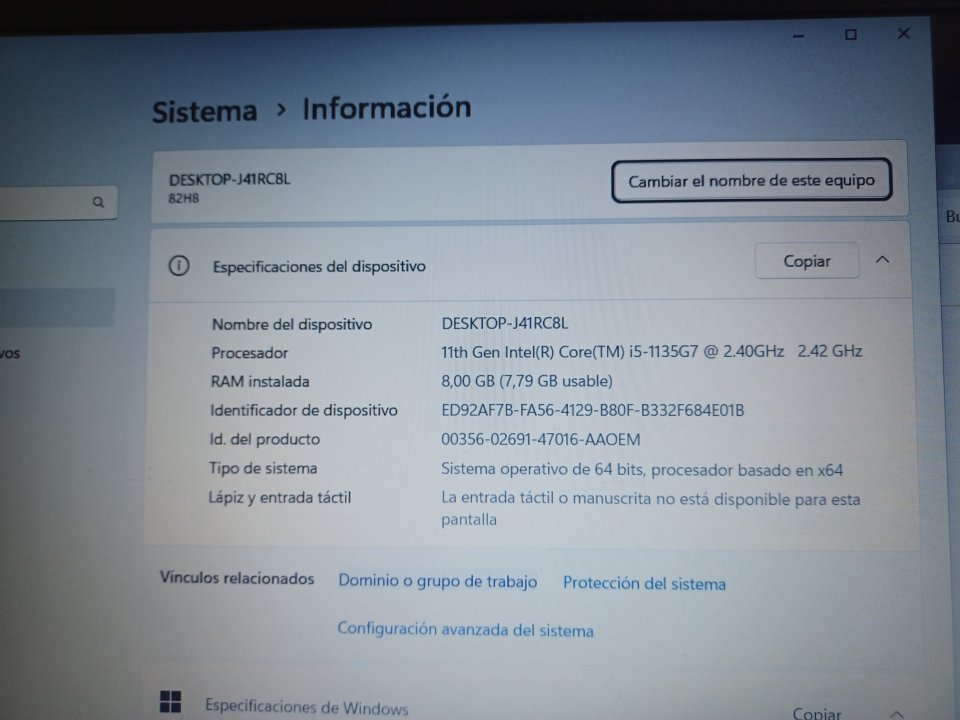 Ordenador portátil Lenovo IdeaPad 3 15itl6 i5 8GB 256GB de segunda mano · Foto 4 de 10 · Madrid · 250 €