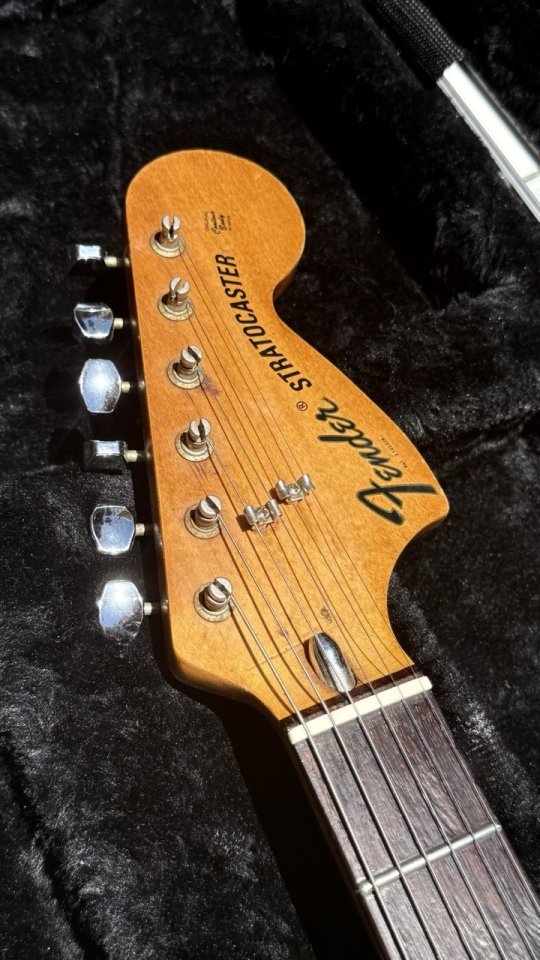 Fender Stratocaster 1972 de segunda mano · Foto 10 de 10 · SC Tenerife · 5200 €