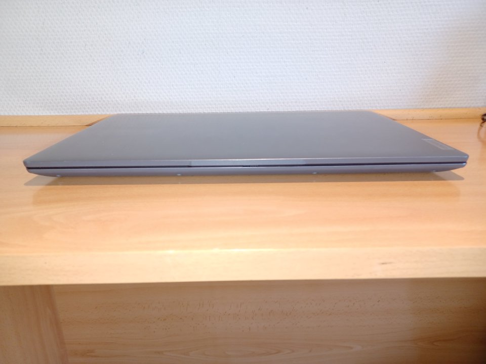 Ordenador portátil Lenovo IdeaPad 3 15itl6 i5 8GB 256GB de segunda mano · Foto 6 de 10 · Madrid · 250 €