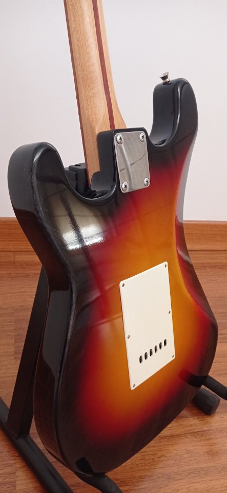 Guitarra eléctrica Starfire EKS Stratocaster de segunda mano · Foto 5 de 9 · Cuenca · 150 €