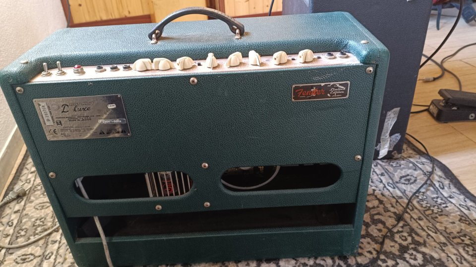 Fender Hot Rod Deluxe Emerald Edition