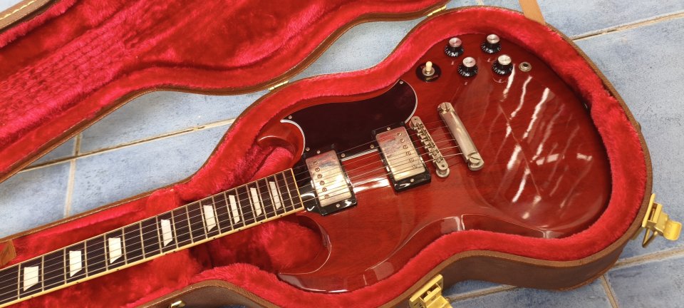 Gibson SG Standard 61 Cherry Vintage Wine 2022 de segunda mano · Foto 1 de 10 · Sevilla · 2000 €