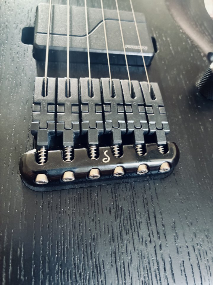 ÚLTIMO PRECIO - CORT KX700 TT Limited Edition, absolutamente nueva.