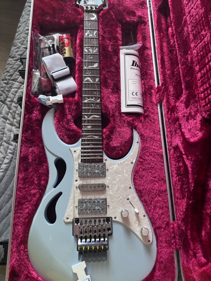 Ibanez Pia blue powder de segunda mano · Foto 1 de 5 · Zaragoza · 2500 €