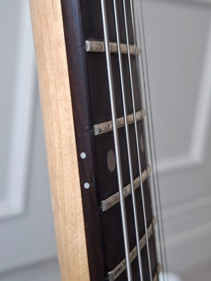 Stratocaster relic nitrocelulosa.