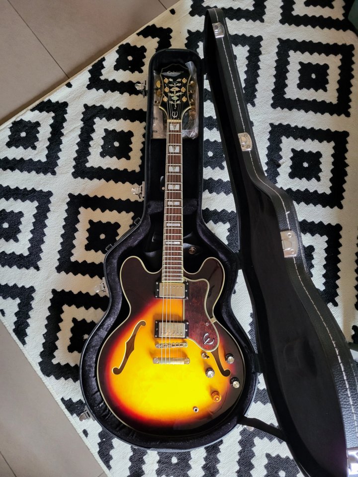 Epiphone Sheraton II con estuche de segunda mano · Foto 1 de 4 · Murcia · 450 €