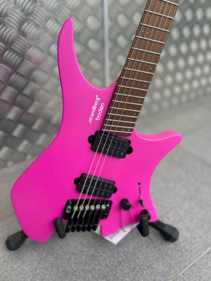 Guitarra Strandberg Boden N2.6T Fuchsia