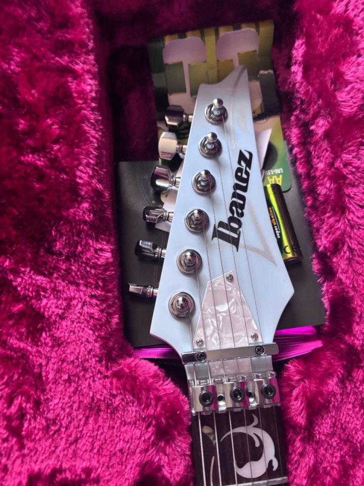 Ibanez Pia blue powder de segunda mano · Foto 3 de 5 · Zaragoza · 2500 €