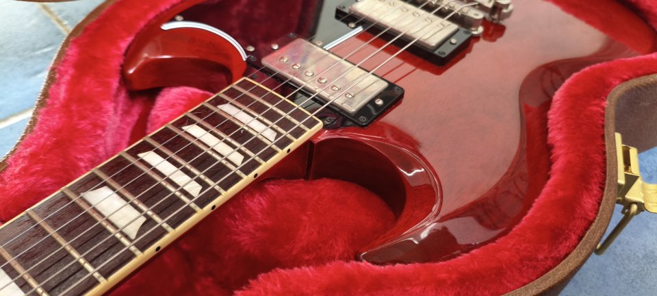 Gibson SG Standard 61 Cherry Vintage Wine 2022 de segunda mano · Foto 4 de 10 · Sevilla · 2000 €
