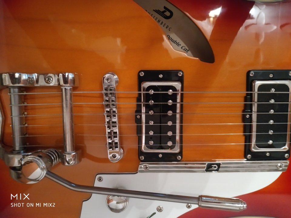 Duesenberg Double Cat Fireburst de segunda mano · Foto 7 de 10 · Zaragoza · 2100 €