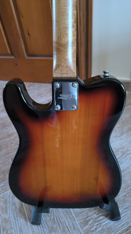 Guitarra JET JT-300 de segunda mano · Foto 2 de 7 · Segovia · 145 €