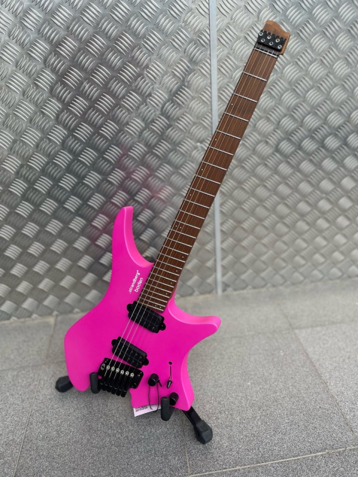 Guitarra Strandberg Boden N2.6T Fuchsia