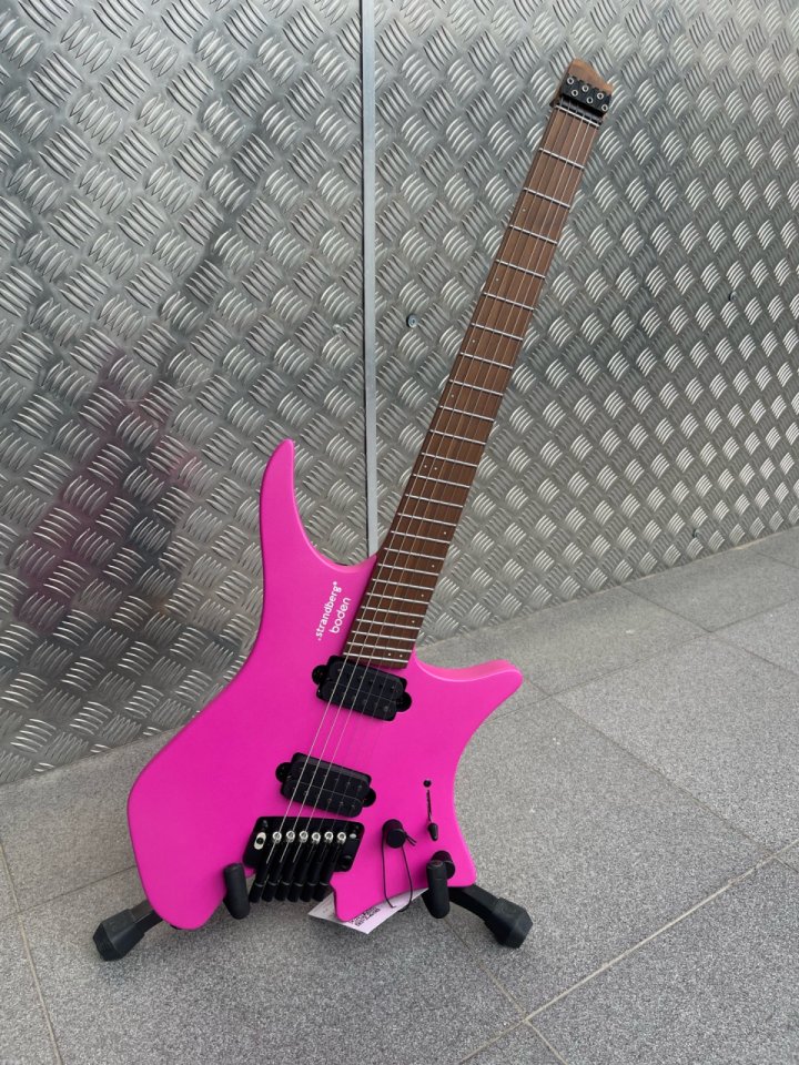 Guitarra Strandberg Boden N2.6T Fuchsia