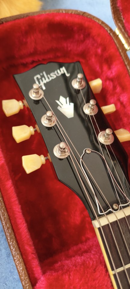 Gibson SG Standard 61 Cherry Vintage Wine 2022 de segunda mano · Foto 8 de 10 · Sevilla · 2000 €
