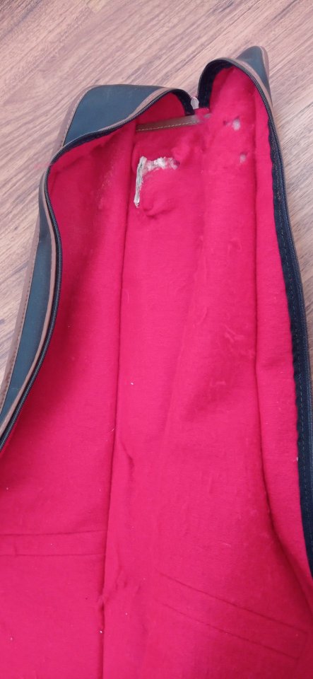 Funda vintage para guitarra acústica de segunda mano · Foto 4 de 8 · Cuenca · 35 €