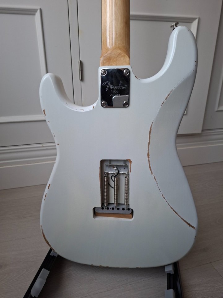 Stratocaster relic nitrocelulosa.