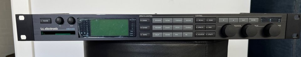 TC Electronic FireworX de segunda mano · Foto 1 de 4 · Gipuzkoa · 500 €