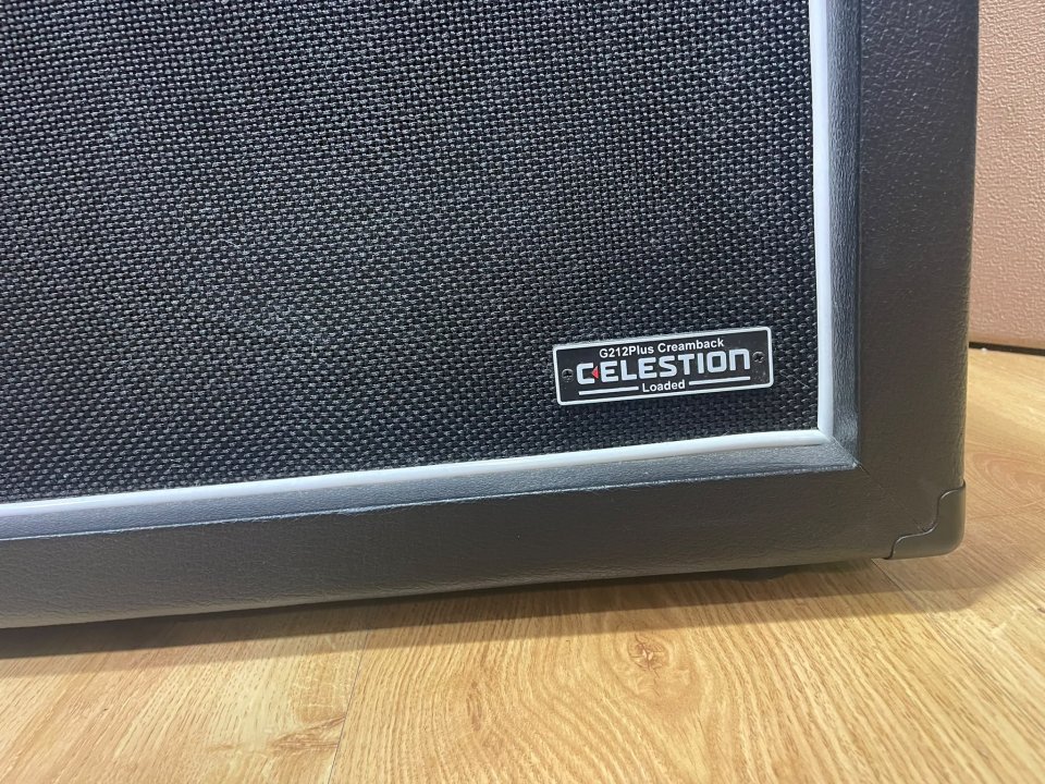 Pantalla Harley Benton 2x12. Celestion Creamback. de segunda mano · Foto 2 de 8 · Alicante · 250 €