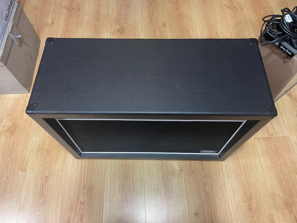 Pantalla Harley Benton 2x12. Celestion Creamback. de segunda mano · Foto 3 de 8 · Alicante · 250 €