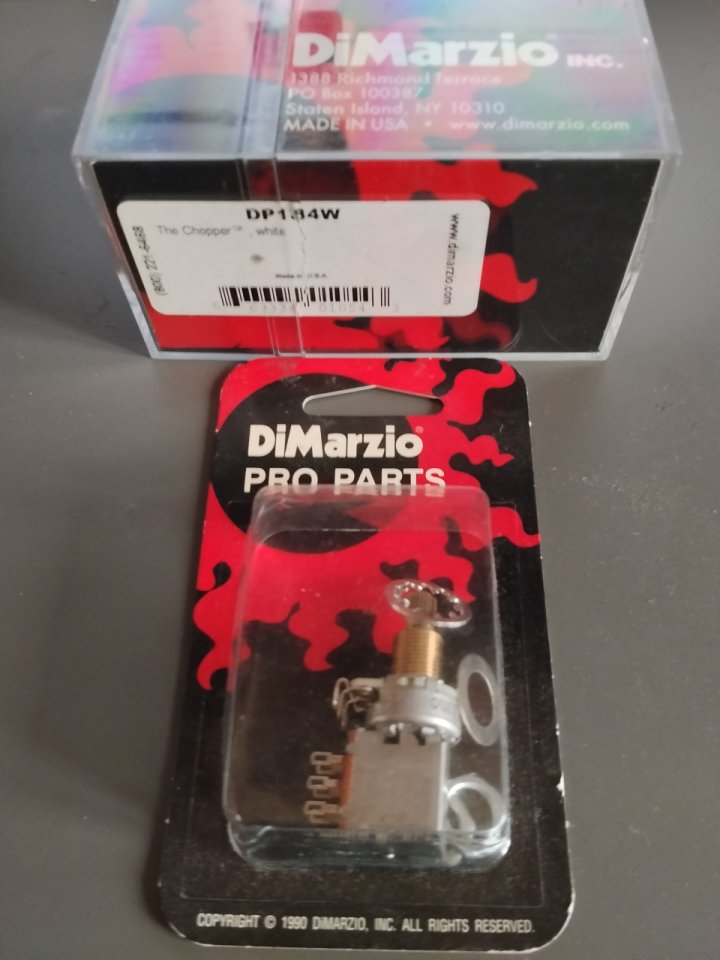 DiMarzio Chopper white DP184W + EP1201PP Push/Pull Potentiometer 500k de segunda mano · Foto 1 de 4 · Madrid · 69 €
