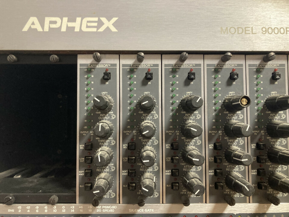 Rack de compresores APHEX Compellor 9301 y Expressor 9651 de segunda mano · Foto 2 de 4 · Pontevedra · 750 €