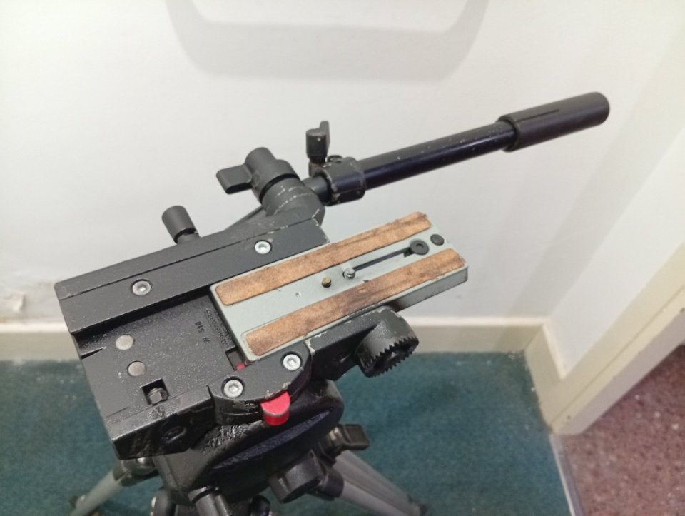 Cámara Panasonic Ag Hmc 81 y trípode manfrotto profesional