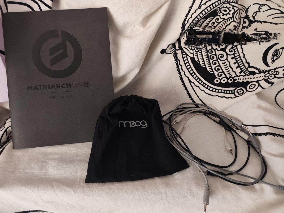 MOOG MATRIARCH (Limited black edition)