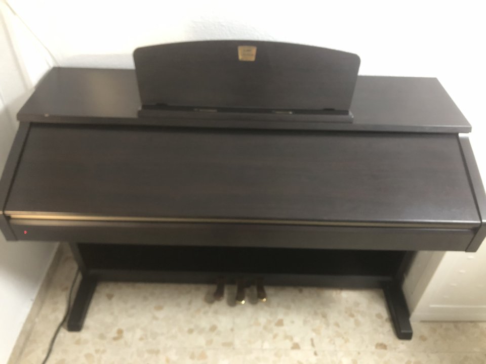 Piano Digital Yamaha Clavinova CVP-301 de segunda mano · Foto 10 de 10 · Córdoba · 990 €