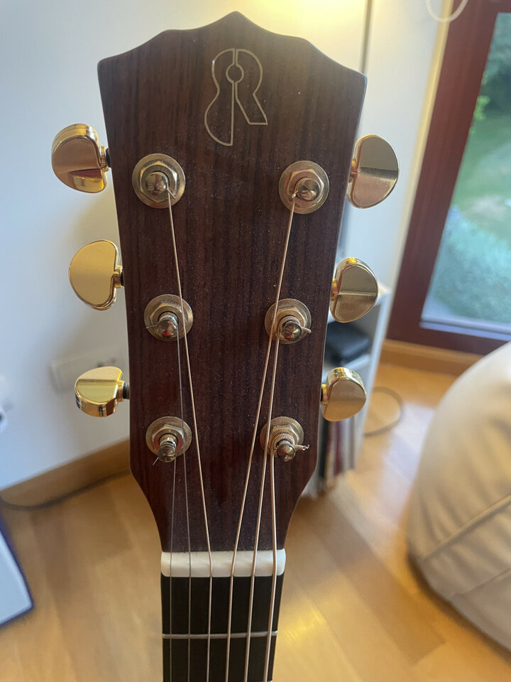 Guitarra acústica Raimundo Zurda