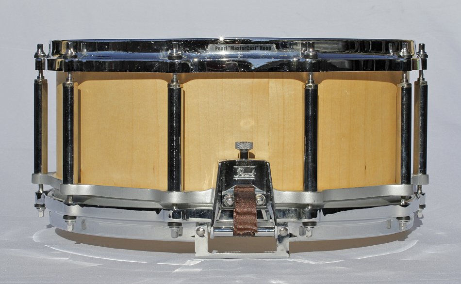 Caja Pearl Free Floating 14x6,5" con casco de arce artesanal