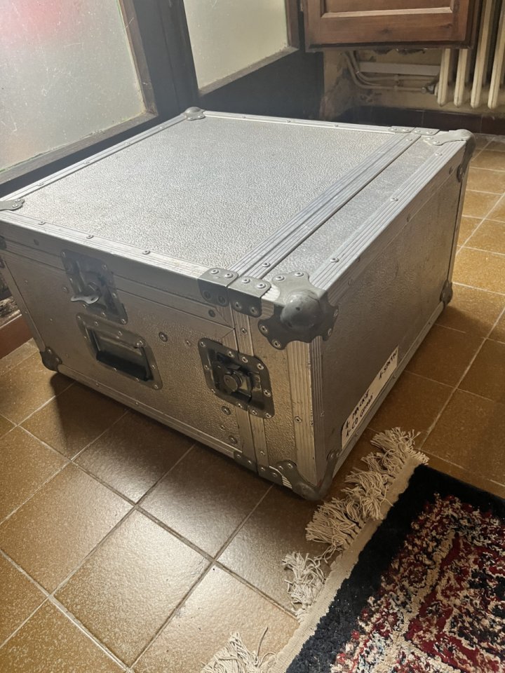 Flightcase para mesa de mezclas o similar de segunda mano · Foto 1 de 6 · Barcelona · 50 €