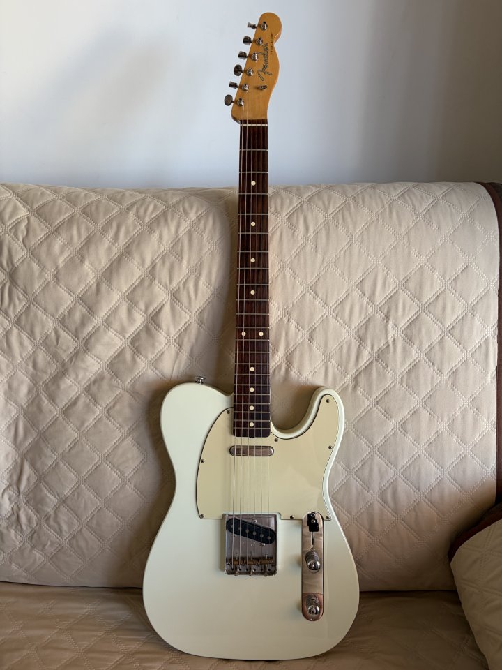Fender Telecaster Cassic Player Baja 60s de segunda mano · Foto 1 de 5 · Alicante · 800 €