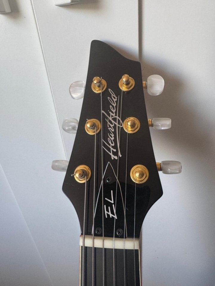 Heartfield by fender Elan 1 de segunda mano · Foto 2 de 10 · Cádiz · 1500 €