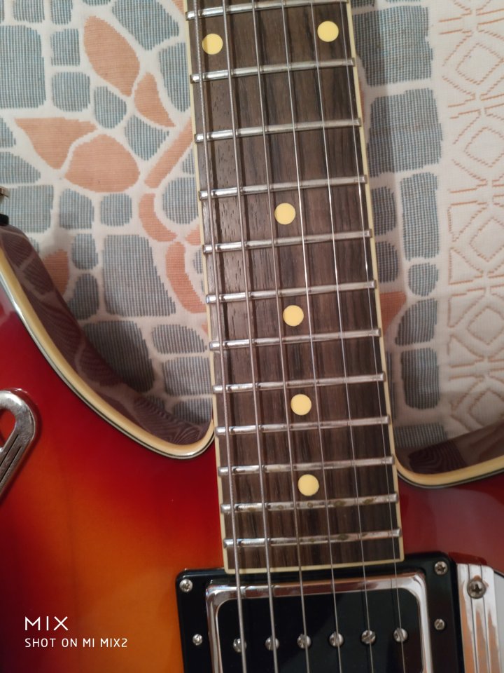 Duesenberg Double Cat Fireburst de segunda mano · Foto 8 de 10 · Zaragoza · 2100 €