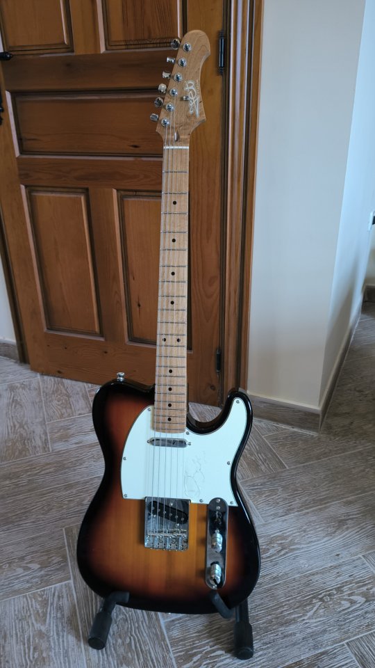 Guitarra JET JT-300 de segunda mano · Foto 3 de 7 · Segovia · 145 €