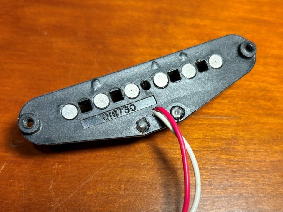 Juego pastillas Fender American Standard 1997 - Delta Tone de segunda mano · Foto 6 de 10 · Barcelona · 165 €