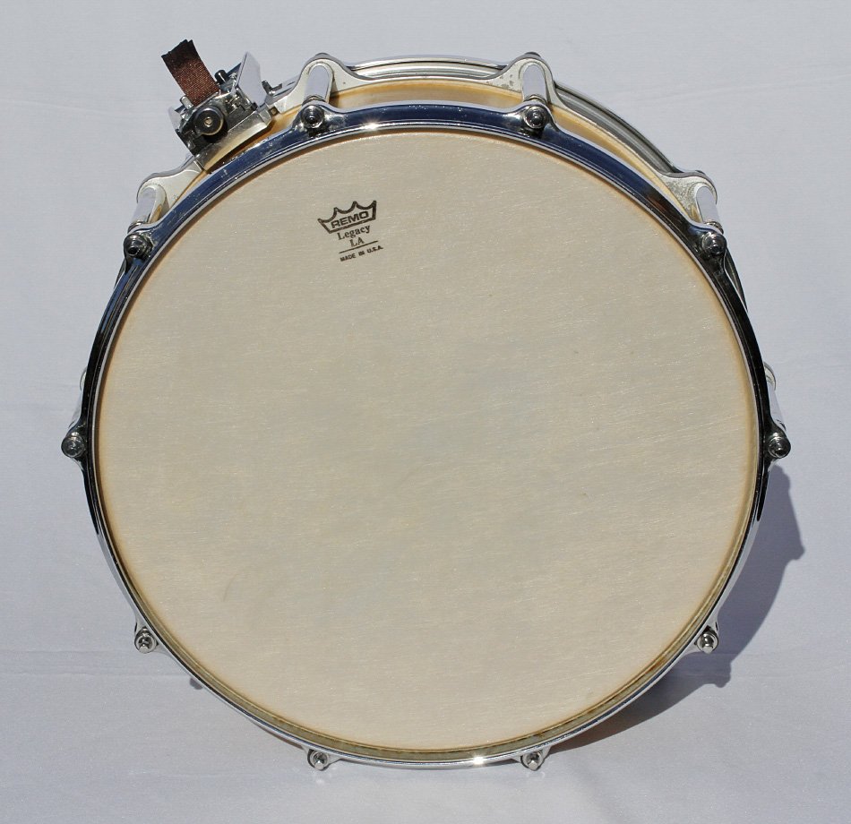 Caja Pearl Free Floating 14x6,5" con casco de arce artesanal