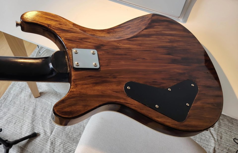 Guitarra electrica Elg. de segunda mano · Foto 8 de 10 · Madrid · 350 €