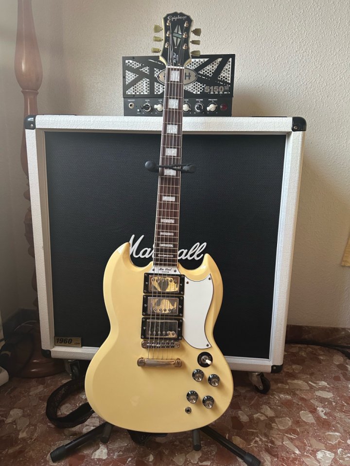 Epiphone SG G-400 Les Paul Custom de segunda mano · Foto 1 de 3 · Almería · 600 €